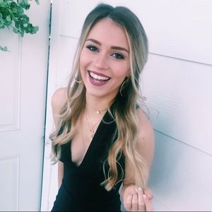 Meet your Posher, Holly